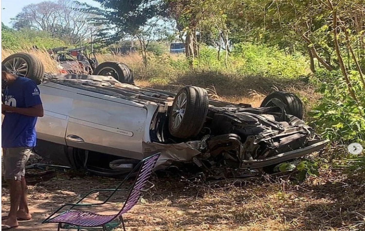 Secretário de Governo de Floriano capota veículo na BR 343