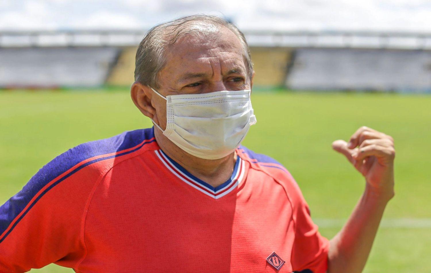 Conheça a história de seu Numeriano, que há 49 anos cuida do Albertão