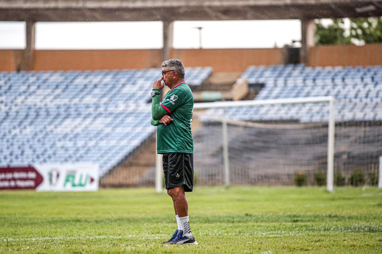 Flávio Araújo avalia situação dos pendurados e fala em estratégia no Flu-PI